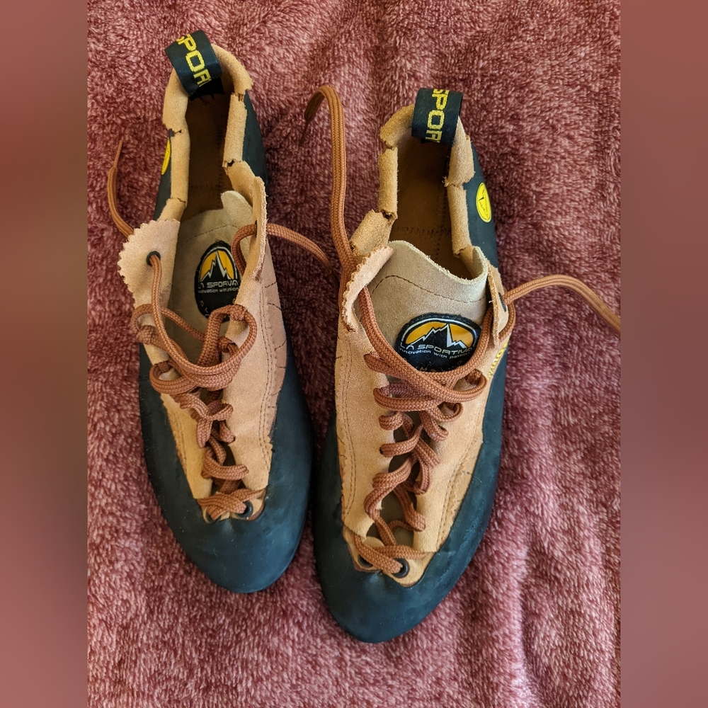 La Sportiva Mythos climbing shoe